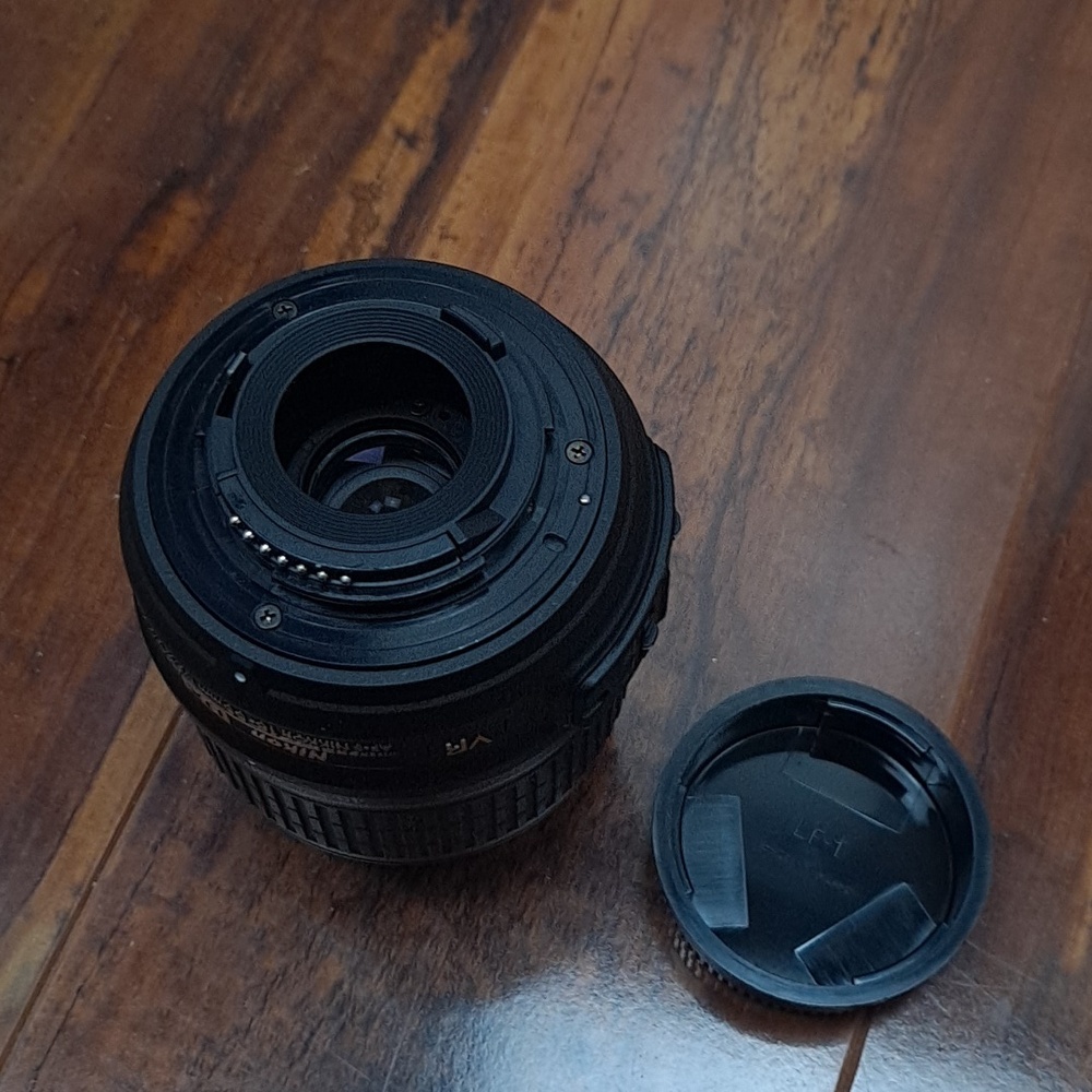 Nikon AF-S DX NIKKOR 18-55mm f/3.5-5.6G VR Lens Zoom Black - Picture 8 of 9